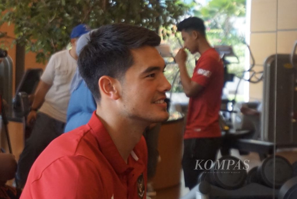 Pemain timnas sepak bola Indonesia, Elkan Baggott, hadir dalam acara temu media yang diinisiasi PT Freeport Indonesia di Hotel Fairmont, Jakarta, Senin (9/10/2023).