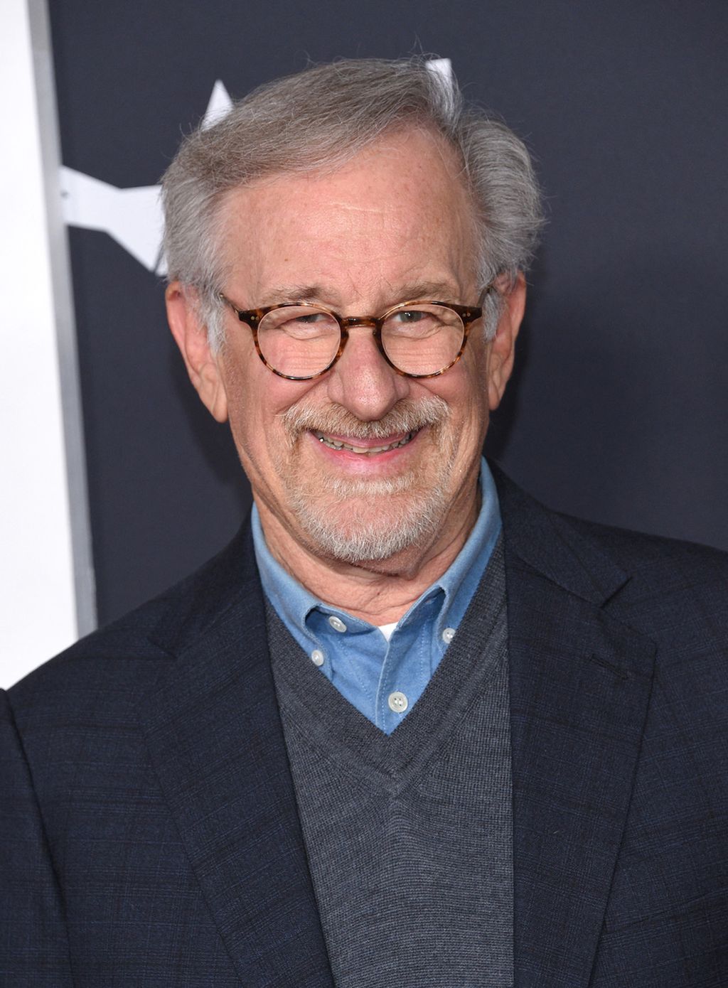 Dalam foto yang diambil 6 November 2022 ini, sutradara Steven Spielberg hadir pada penayangan perdana film <i>The Fabelmans</i> dalam 2022 American Film Institute Festival di TCL Chinese Theatre, Hollywood, California.  