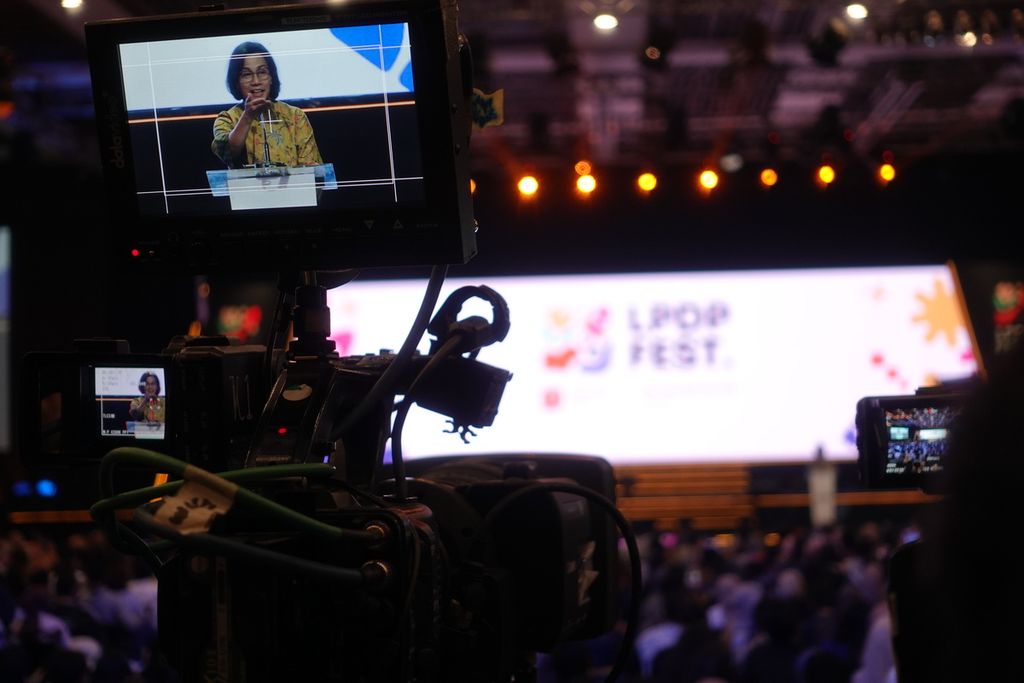 Menteri Keuangan Sri Mulyani Indrawati saat memberikan sambutan pada acara LPDP Fest yang digelar di Kasablanka Hall, Jakarta, Kamis (3/8/2023).