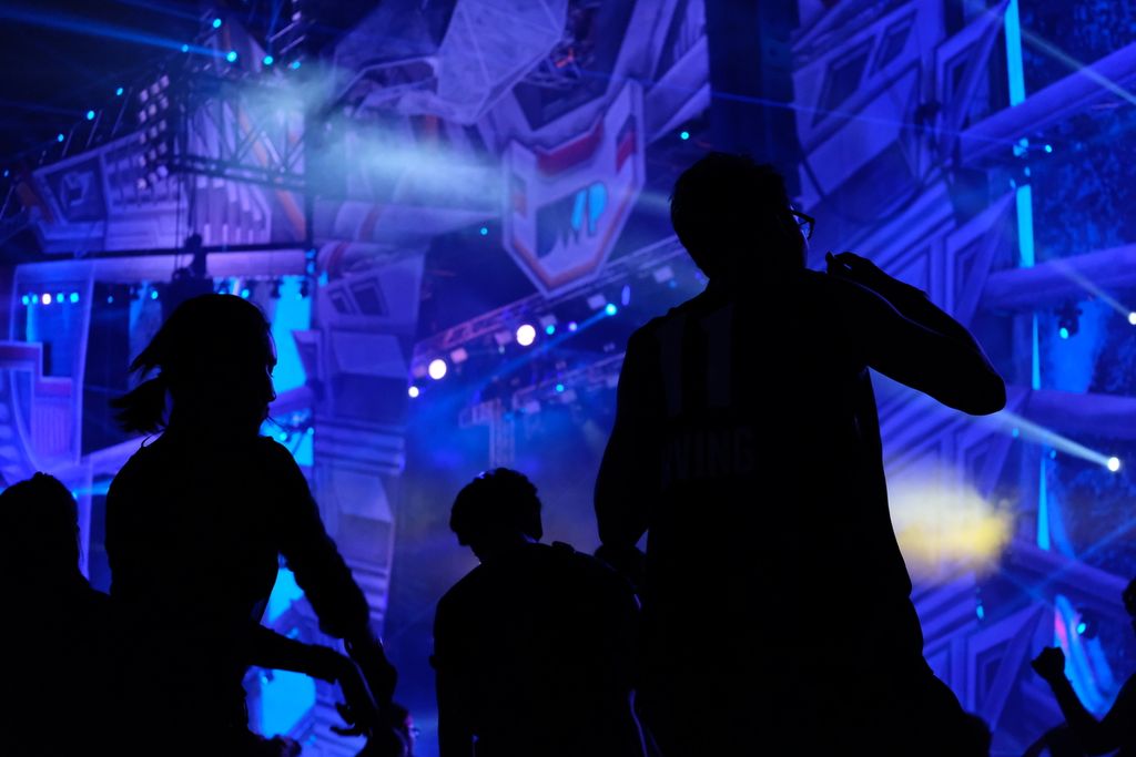 Festival musik dansa elektronik (electronic dance music/EDM) Djakarta Warehouse Project 2019 berlangsung meriah di Jakarta International Expo, Jakarta pada 13-15 Desember 2019. Sejumlah disc jockey atau DJ Indonesia dan luar negeri turut meramaikan festival tahunan ini, seperti Calvin Harris, Zedd, Yellow Claw, Jonas Blue, dan Skrillex.