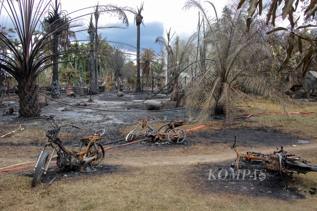 Lokasi sumur minyak ilegal yang terbakar di Desa Pasir Putih, Kecamatan Ranto Peureulak, Kabupaten Aceh Timur, Aceh, Rabu (25/4/2018). Sebanyak 21 Tewas dan 39 luka berat.
