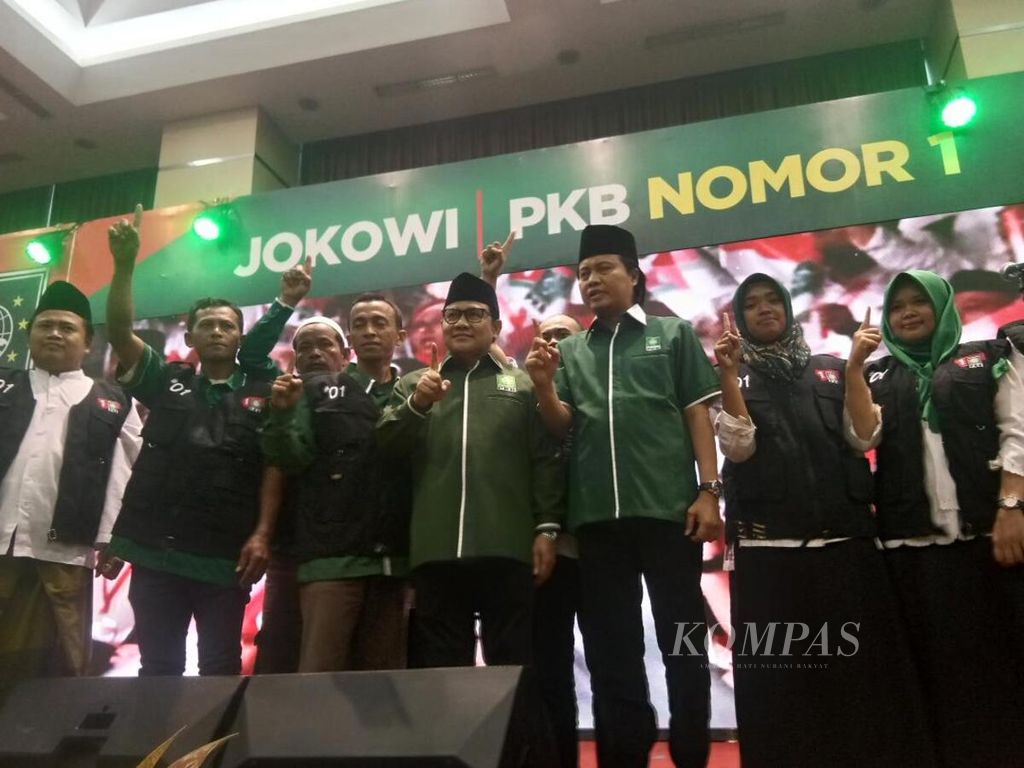 Ketua Umum PKB Muhaimin Iskandar menghadiri acara apel kemenangan PKB di Pemilu 2019, yang diselenggarakan DPW PKB Jawa Tengah di Hotel Atria, Kota Magelang, Jawa Tengah (12/3/2019)