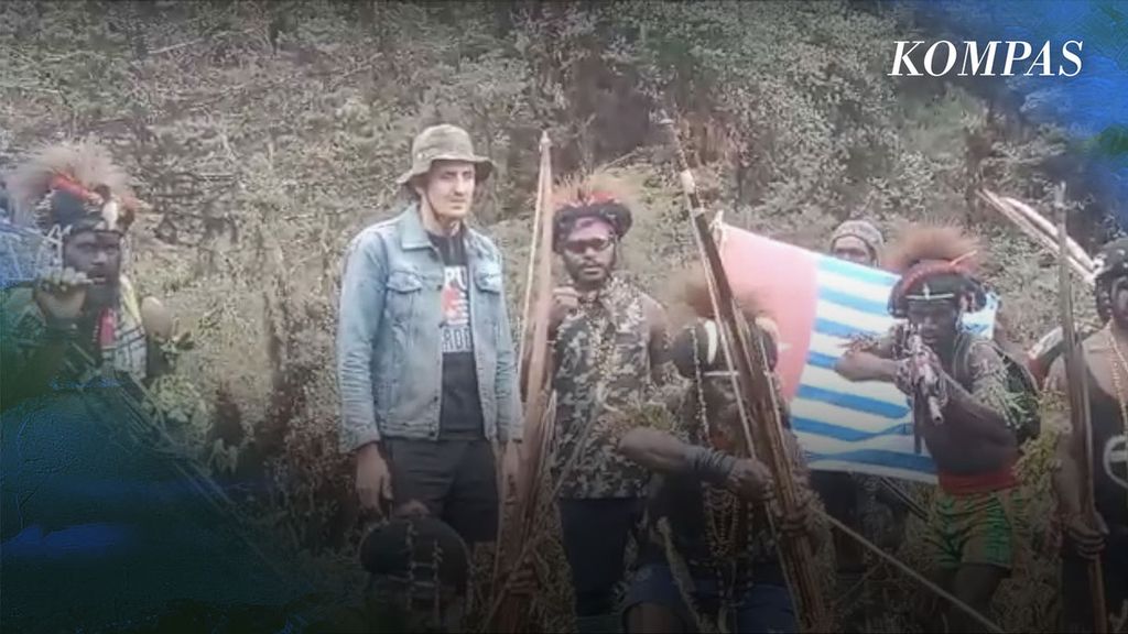 Tangkapan layar dari video yang menunjukkan pilot pesawat Susi Air yang disandera KKB di Papua.