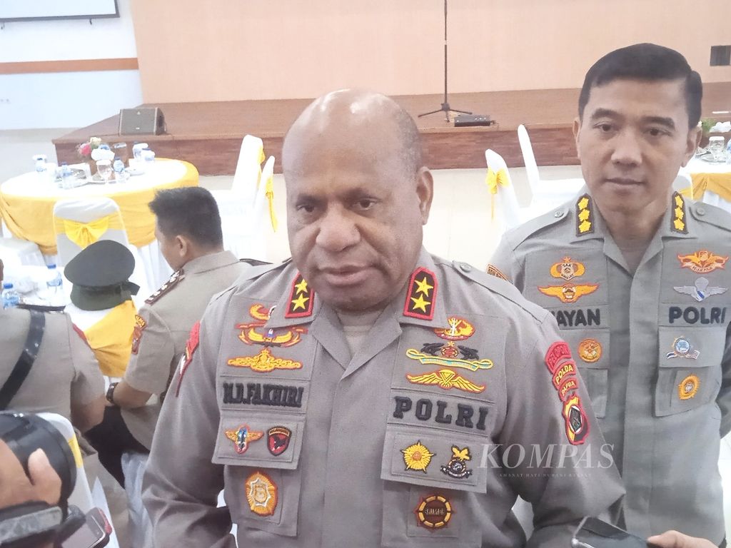 Kapolda Papua Inspektur Jenderal Mathius Fakhiri di Jayapura, Papua, Senin (10/7/2023). Mathius menyampaikan keterangan tentang daerah rawan konflik saat terjadi pemilihan umum pada tahun 2024 mendatang.