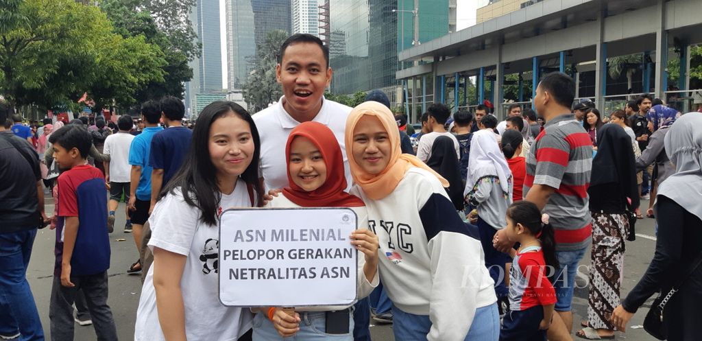 Dukungan masyarakat terhadap pentingnya netralitas aparatur sipil negara (ASN). Dukungan dari publik diterima Komisi ASN saat mengampanyekan netralitas ASN di Hari Bebas Kendaraan di Jakarta, Minggu (10/3/2019).