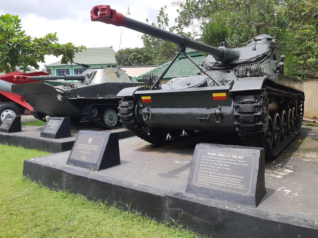Tank AMX-13 TNI-AD di Museum Soesilo Soedarman di Desa Gentasari, Kroya, Cilacap, Jawa Tengah, Minggu (3/4/2022).