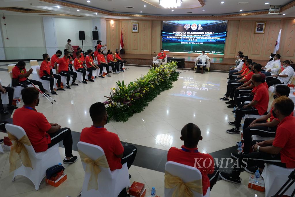 Tim nasional amputasi Indonesia, yang lolos ke Piala Dunia Sepak Bola Amputasi 2022 di Turki, menemui Menteri Pemuda dan Olahraga Zainudin Amali di Gedung Kemenpora, Jakarta, Kamis (17/3/2022).