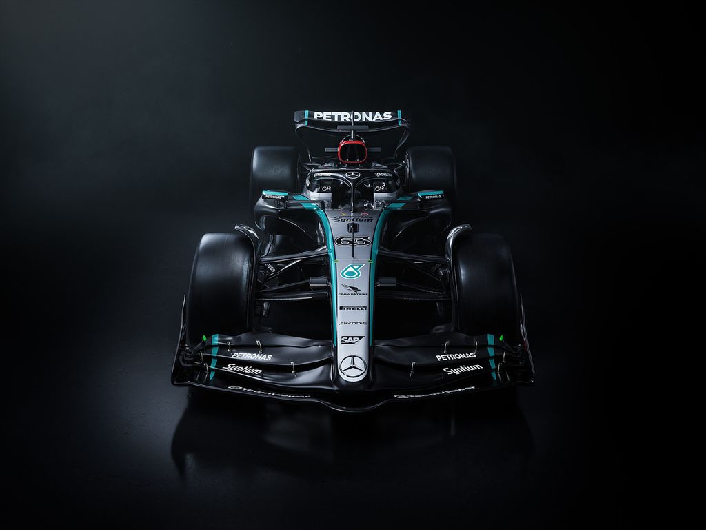 Tim Mercedes meluncurkan mobil W15 yang yang akan menjadi andalan dalam persaingan Formula 1 musim 2024, pada Rabu (14/2/2024).