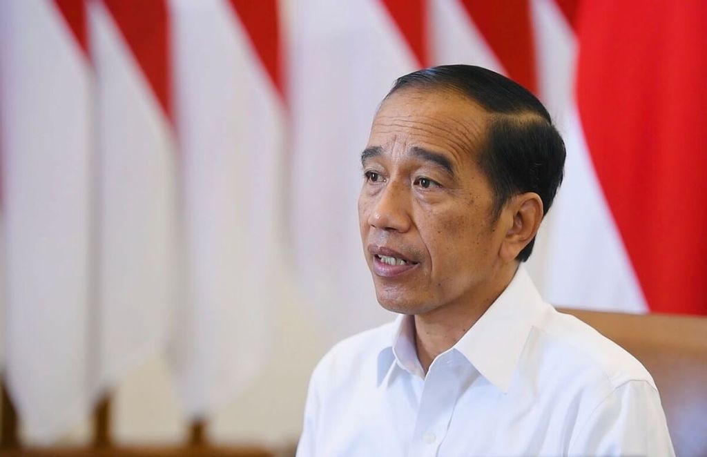 Presiden Joko Widodo dalam keterangannya di Istana Kepresidenan Bogor pada Selasa (17/5/2022). Pemerintah memutuskan melonggarkan kebijakan pemakaian masker bagi masyarakat yang beraktivitas di luar ruangan atau area terbuka.