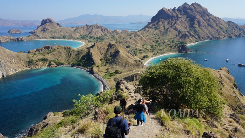 Landscape from the top of Padar Island in the Komodo National Park area, East Nusa Tenggara, Thursday (28/7/2022).