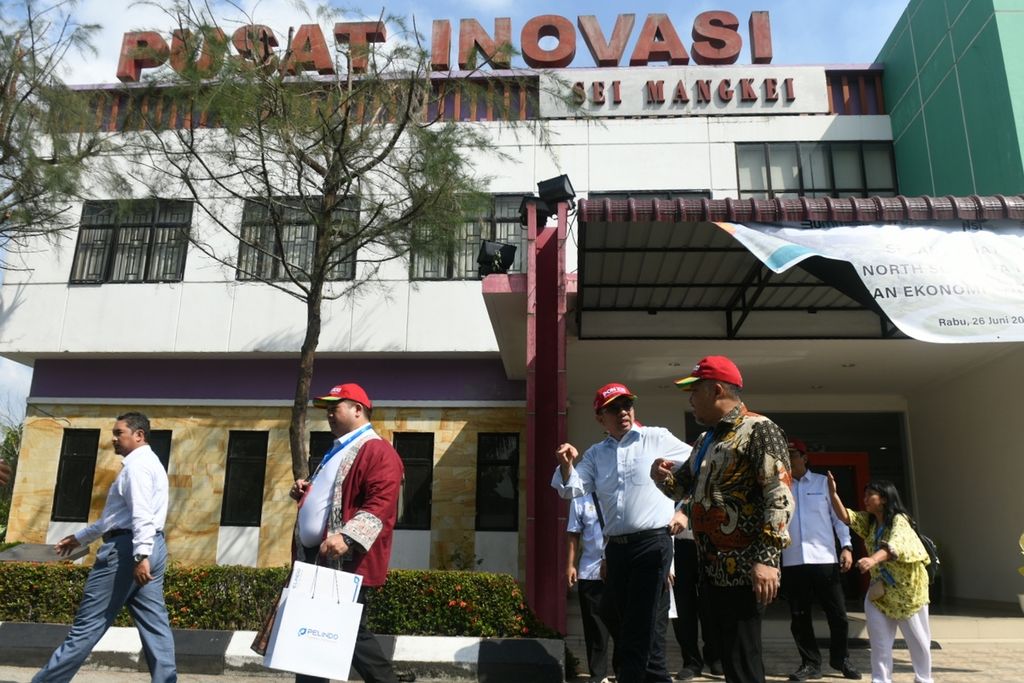Pemerintah Provinsi Sumatera Utara membawa delegasi dari sembilan negara melihat peluang investasi di Kawasan Ekonomi Khusus Sei Mangkei, Kabupaten Simalungun, Sumatera Utara, Rabu (27/6/2024). 