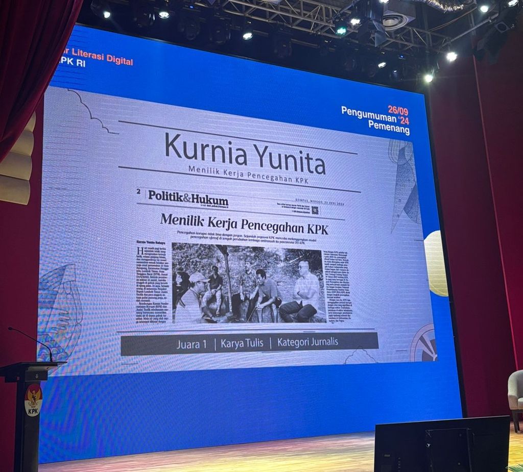 Pengumuman artikel di harian <i>Kompas</i> berjudul Menilik Kerja Pencegahan KPK karya Kurnia Yunita Rahayu sebagai juara 1 untuk kategori jurnalis yang digelar KPK, di Jakarta. Kamis (26/9/2024).