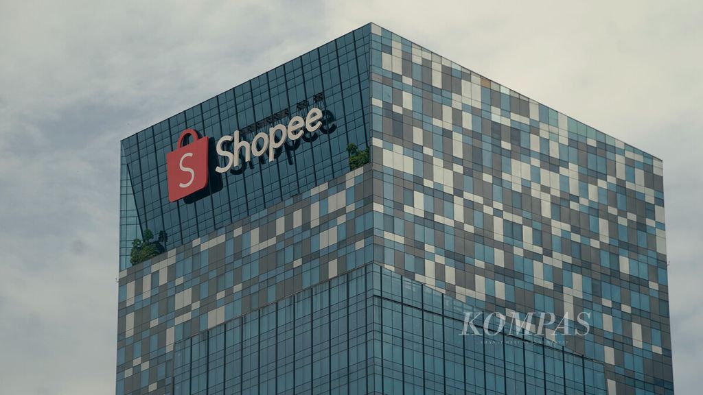 PT Shopee International Indonesia berkantor di Office Pakuwon Tower, Jakarta Selatan, Kamis (28/4/2022). 