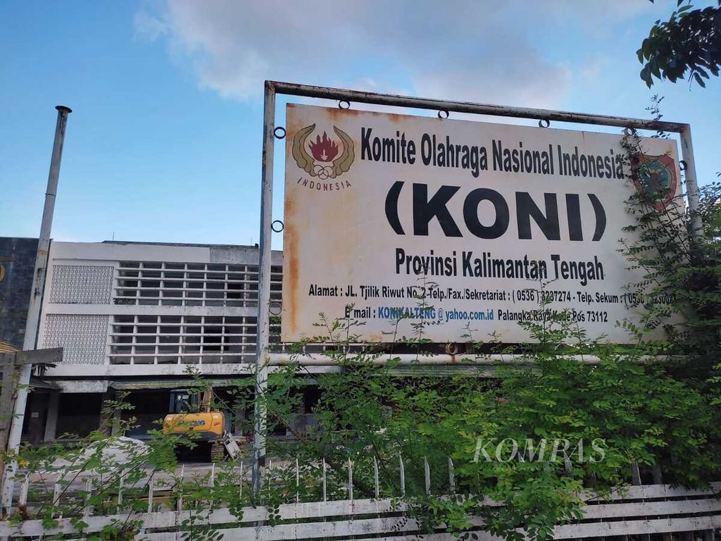 Bagian depan Gedung Komite Olahraga Nasional Indonesia (KONI) Kalimantan Tengah di Kota Palangkaraya, Jumat (22/3/2024). 