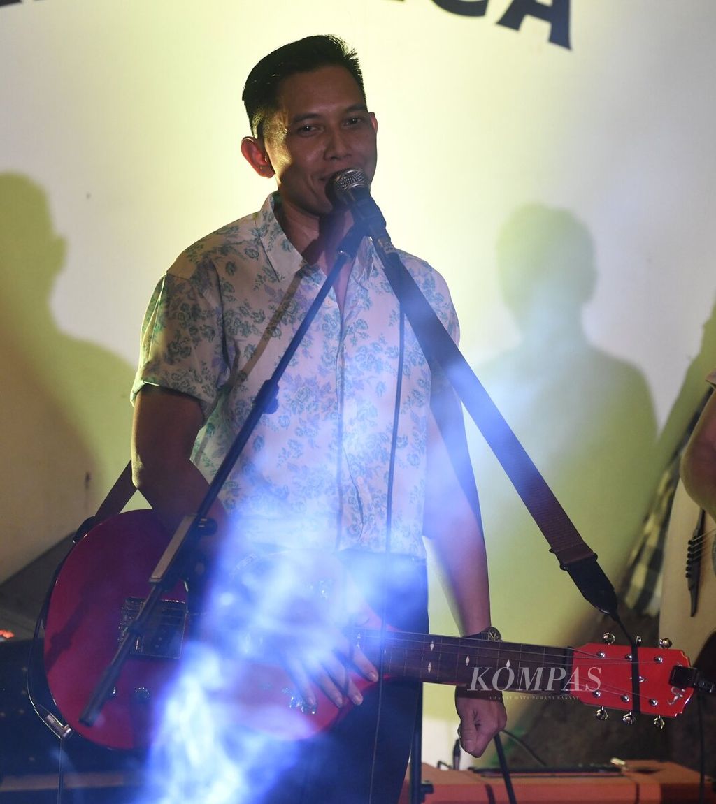 Amrus Ramadhan saat tampil di M Bloc Fest, Jakarta, Selasa (27/9/2022). 