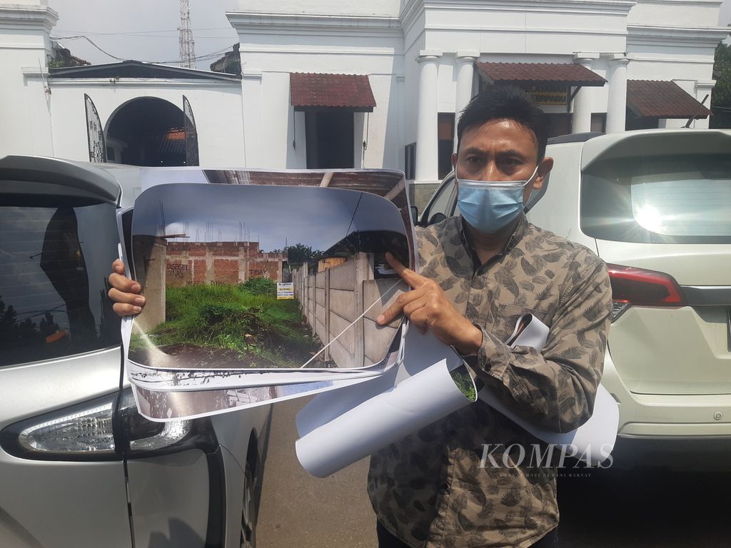 Engelberth Setiabudi, salah satu korban dalam kasus dugaan penipuan jasa properti di Kota Bandung, Jawa Barat. Engelberth yang ditemui di Markas Polrestabes Bandung ini mengungkapkan, dirinya mengalami kerugian Rp 1,3 miliar.