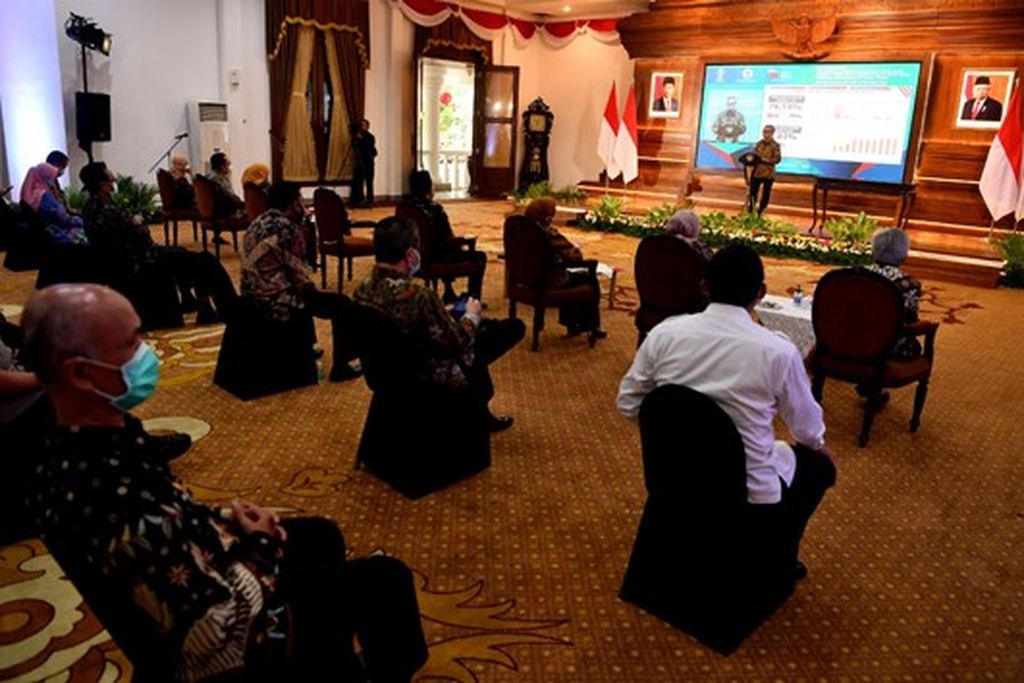 Peresmian Pencanangan Program Pendirian Lembaga Keuangan Desa di Gedung Grahadi Surabaya
