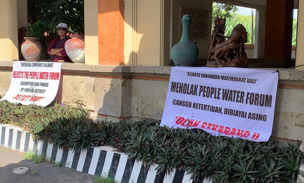Documentation from the Organizing Committee of the Water for the People Forum (PWF) shows that there was pressure on PWF organizers and participants.