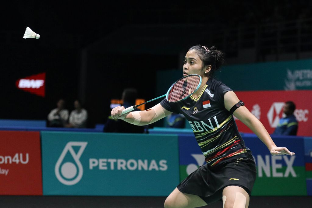 Tunggal putri Gregoria Mariska Tunjung mengalahkan Goh Jin Wei (Malaysia), 21-15, 24-22, dalam pertandingan babak kedua turnamen Malaysia Terbuka di Axiata Arena, Kuala Lumpur, Kamis (11/1/2024).