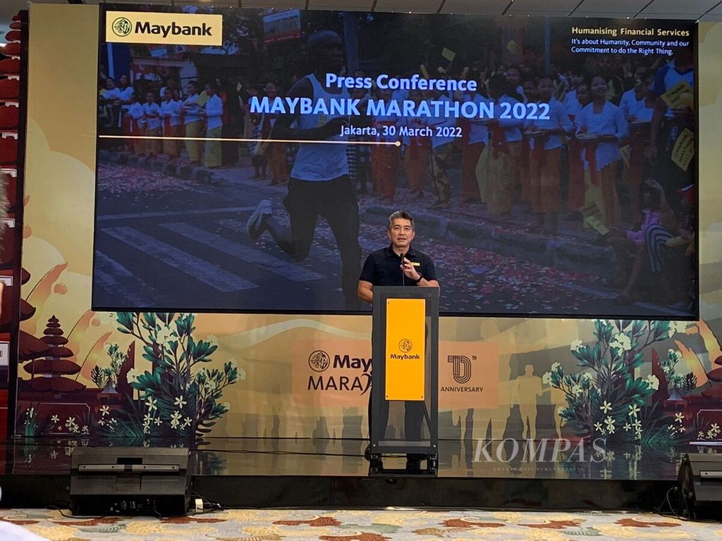 Presiden Direktur PT Bank Maybank Indonesia Tbk, Taswin Zakaria memberi kankata sambutan dalam peluncuran Maybank Marathon 2022 , Rabu (30/3/2022), di Jakarta. Karena dilaksanakan di tengah masa pandemi Covid-19, protokol kesehatan tetap menjadi prioritas utama bagi panitia.