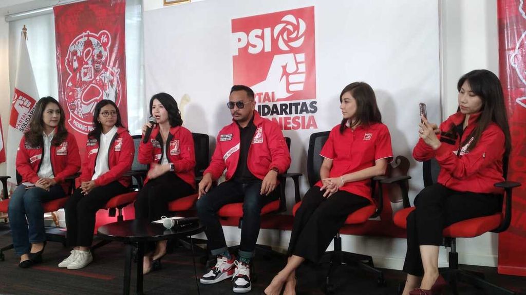 Partai Solidaritas Indonesia (PSI) saat konferensi pers di Kantor DPP PSI, Jakarta Pusat, Rabu (5/3/2023). PSI menyatakan bergabung dengan koalisi besar.