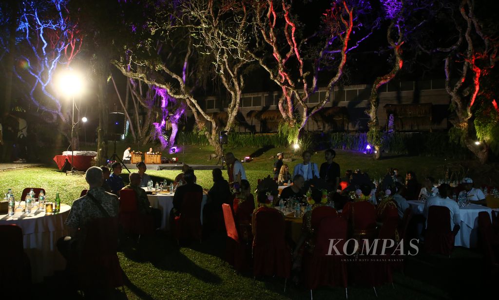 Jamuan makan malam pada pembukaan Indonesian Music Expo (Imex) 2023 di Museum Puri Lukisan, Ubud, Bali, Kamis (21/09/2023) malam. 