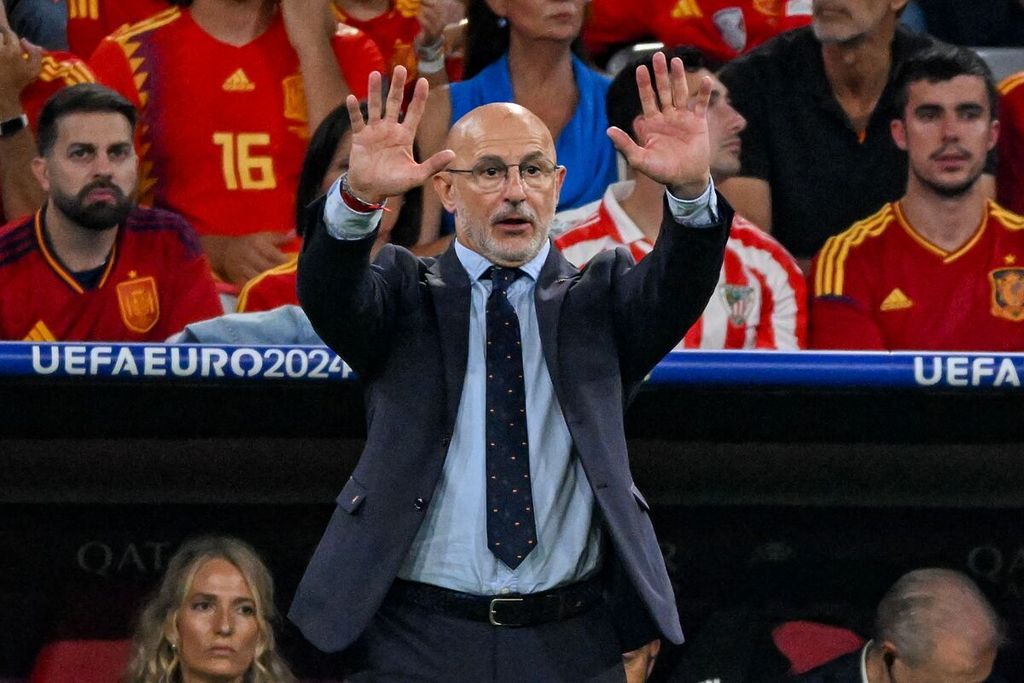 Pelatih Kepala Spanyol Luis de la Fuente saat memimpin anak asuhannya melawan Perancis di babak semifinal Piala Eropa 2024 di Munich Football Arena di Muenchen, Jerman, 9 Juli 2024. 