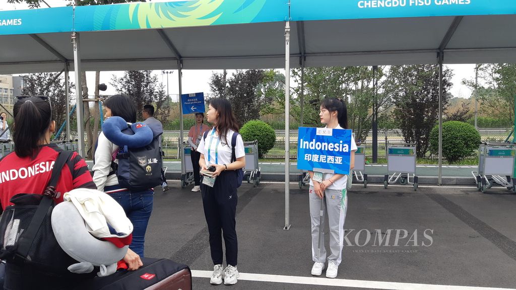 Kontingen Indonesia tiba di kompleks Universitas Chengdu, China, Rabu (26/7/2023) pagi. Selama dua minggu, mereka mengikuti Universiade Chengdu, China, 2021. 