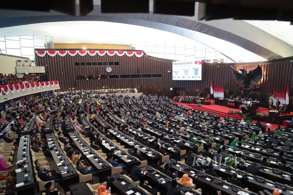 Suasana saat Presiden Joko Widodo memberikan pidato kenegaraan saat Sidang Tahunan MPR  dan Sidang Bersama DPR dan DPD di Kompleks Parlemen, Senayan, Jakarta, Rabu (16/8/2023). 