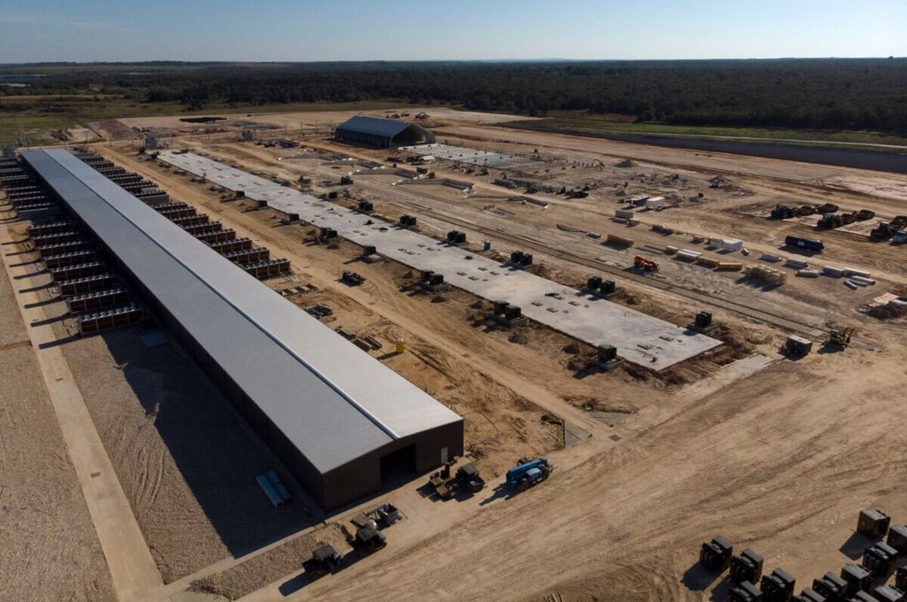 An aerial view of the Whinstone US Bitcoin mining facility in Rockdale, Texas, on October 9, 2021. (Photo by Mark Felix / AFP)
