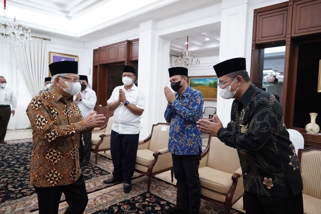 Wakil Presiden Ma’ruf Amin menerima audiensi jajaran pengurus Lembaga Perguruan Tinggi Nahdlatul Ulama (LPTNU) di kediaman resmi Wapres, Jalan Diponegoro Nomor 2, Jakarta Pusat, Senin (13/2/2023).