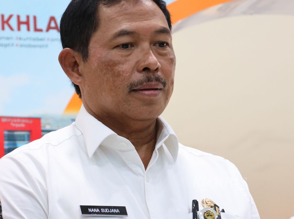 Penjabat Gubernur Jawa Tengah Nana Sudjana