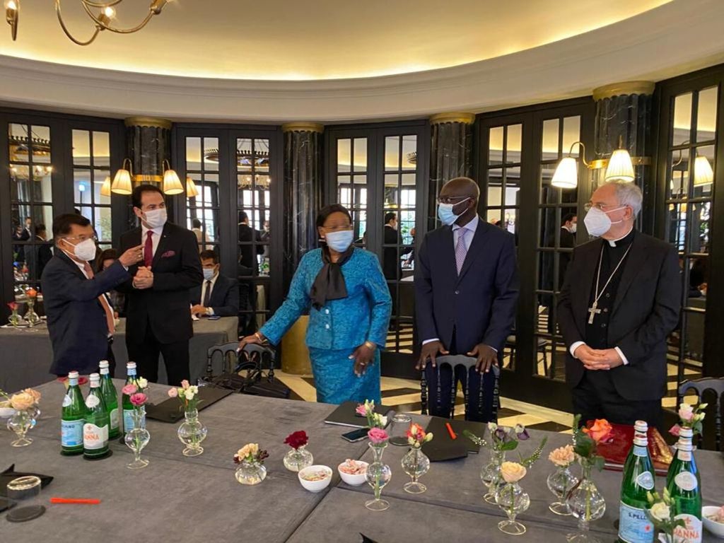 Wakil Presiden ke-10 dan ke-12 Republik Indonesia Jusuf Kalla bertemu dengan Dewan Juri Zayed Award for Human Fraternity lainnya di Roma, Italia, Kamis (22/10/2020) pagi waktu setempat. 