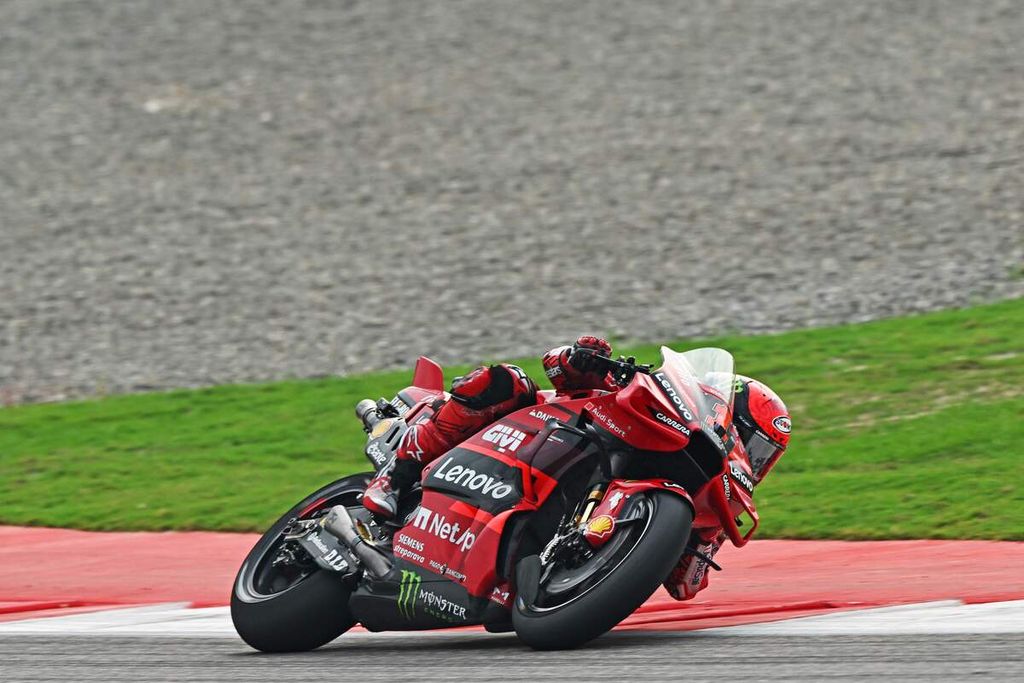 Ducati rider Francesco Bagnaia rides his motorcycle in the MotoGP India series race at Buddh Circuit, Greater Noida, India, Sunday (24/9/2023).