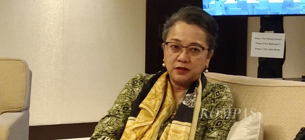 Sekretaris Eksekutif Komisi Perserikatan Bangsa-Bangsa untuk Ekonomi dan Sosial Asia Pasifik (UN ESCAP) Armida Alisjahbana menyampaikan pemaparan dalam wawancara dengan <i>Kompas</i> di Jakarta, Selasa (18/10/2022).