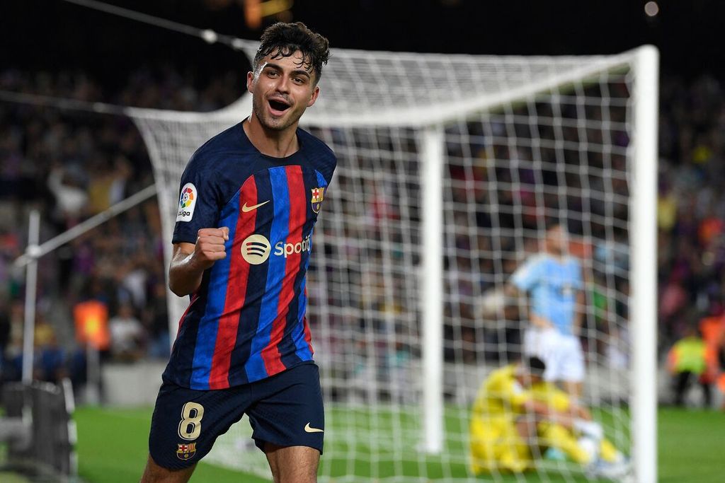 Pemain Barcelona Pedri merayakan golnya ke gawang Celta Vigo pada laga Liga Spanyol di Stadion Camp Nou, Barcelona, Senin (10/10/2022) dini hari WIB. Barca menang dengan skor 1-0. 