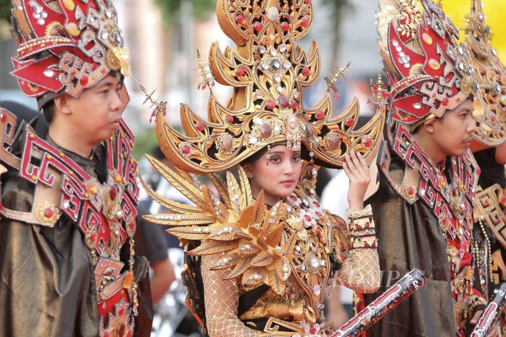 Sejumlah penari dalam acara Peluncuran Kalender Wisata Provinsi Lampung 2020, Minggu (9/2/2020).