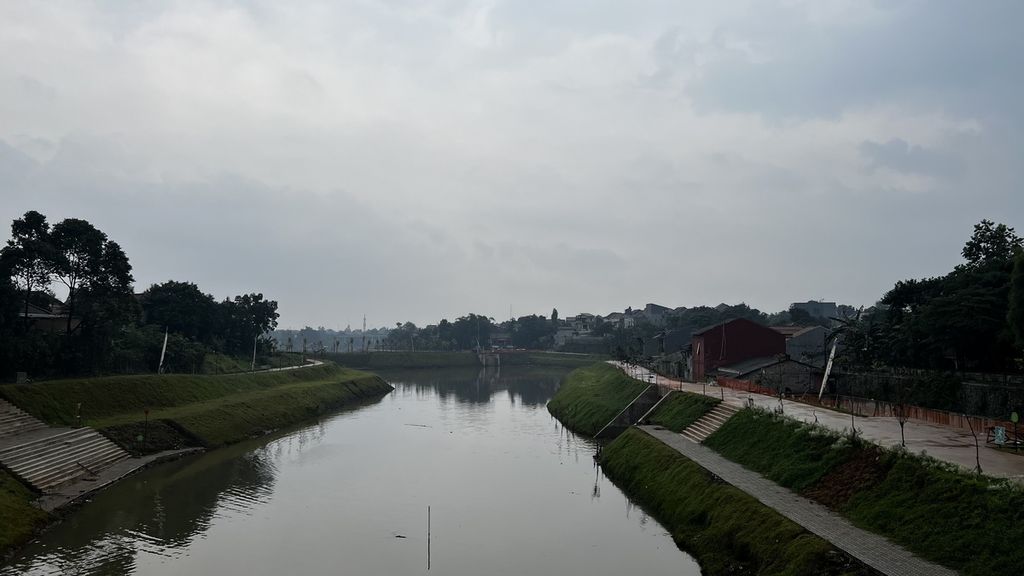 Ruang limpah sungai bagian atas Brigif, Jagakarsa, Jakarta Selatan, Senin (5/12/2022)