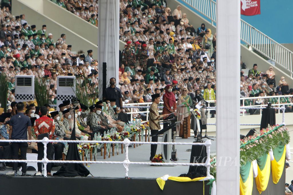President Joko Widodo delivered a speech at the same time opening the 48 Muhammadiyah and Aisyiyah congress at the Manahan Stadium, Surakarta, on Friday (11/19/2022).