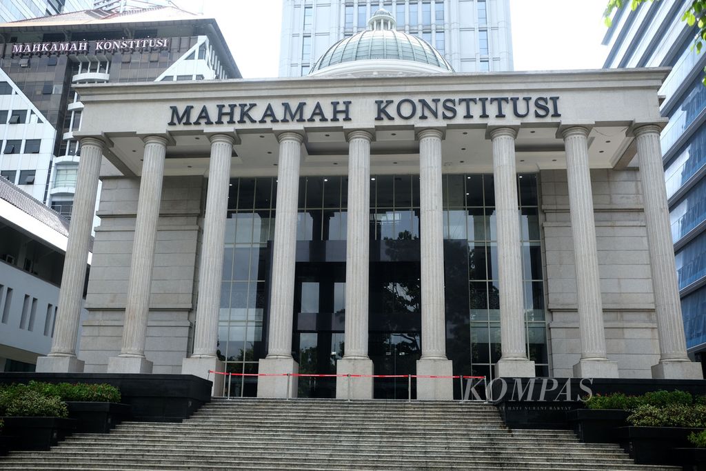 Gedung MK di Jalan Medan Merdeka Barat, Jakarta, Sabtu (16/3/2024). Ratusan perkara sengketa hasil Pemilu 2024 diperkirakan bakal membanjiri MK setelah KPU menetapkan hasil rekapitulasi suara nasional. 