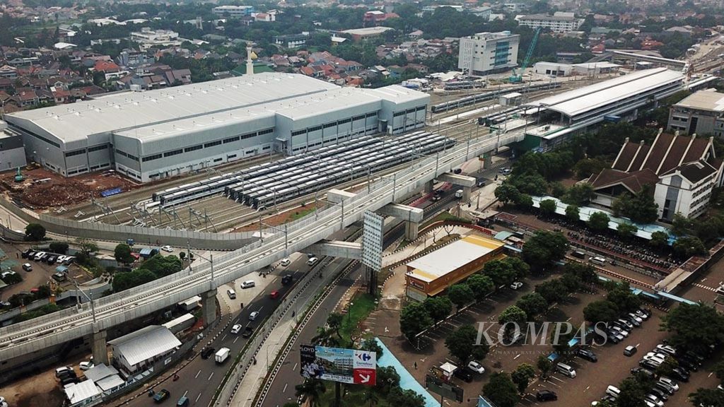Gerbong kereta Moda Raya Terpadu atau MRT di Depo MRT Lebak Bulus, Jakarta, Selasa (4/12/2018). Rencananya akan ada 16 rangkaian kereta yang didatangkan dari Jepang. Hingga November 2018, sebanyak 12 rangkaian kereta MRT telah berada di Depo Lebak Bulus. Pada Maret 2019 ditargetkan kereta MRT sudah beroperasi.