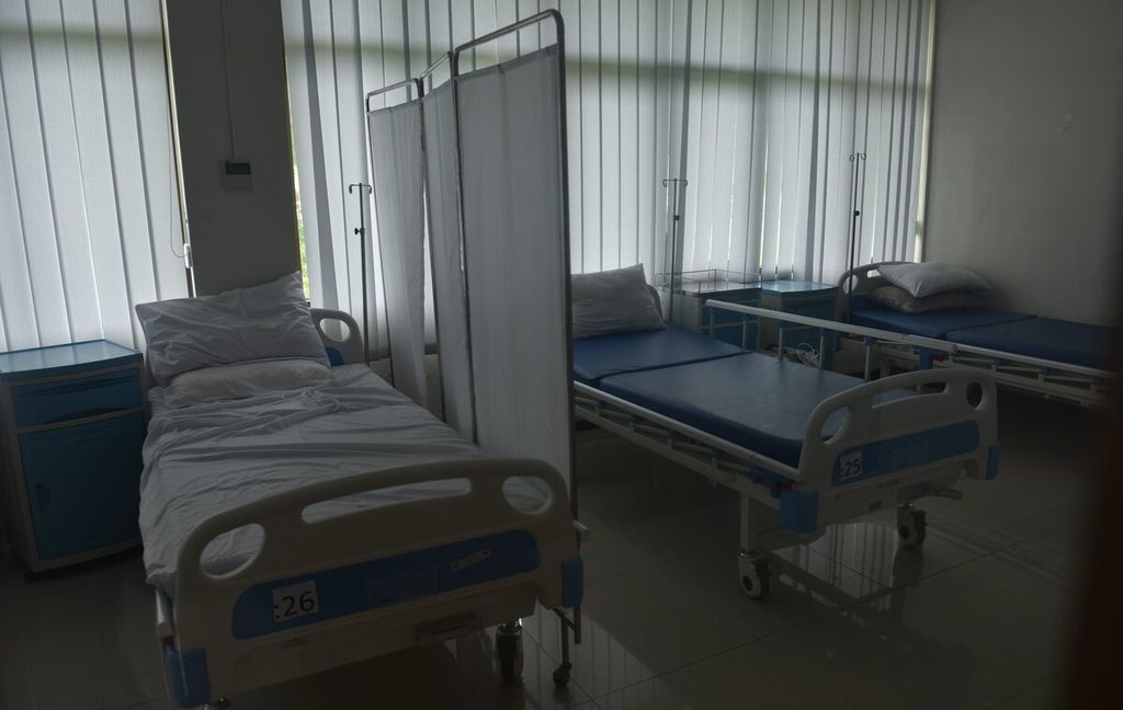 Ruang perawatan Covid-19 yang kosong di Rumah Sakit Darurat Lapangan (RSDL) Bangkalan di Kabupaten Bangkalan, Jawa Timur, Jumat (11/3/2022). 
