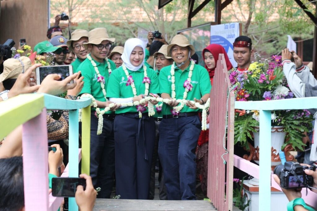 Bupati Bangkalan, R Abdul Latif Amin Imron saat membuka kembali Taman Pendidikan Mangrove Desa Labuhan, Kecamatan Sepulu, Bangkalan, Kamis (1/8/2019).