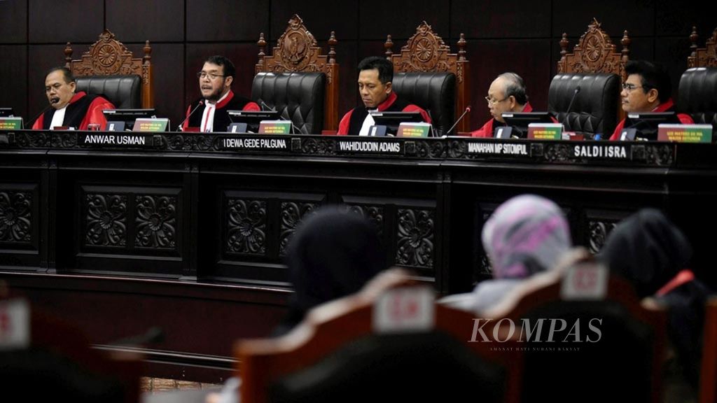 Mahkamah Konstitusi (MK) menggelar sidang pengucapan putusan empat perkara pengujian undang-undang di Mahkamah Konstitusi yang dipimpin Ketua MK Anwar Usman di Gedung MK, Jakarta, Kamis (14/2/2019). 