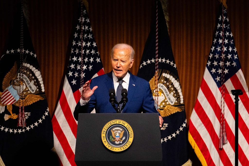 Presiden AS Joe Biden dalam acara memperingati ulang tahun ke-60 Undang-Undang Hak Sipil di Perpustakaan Kepresidenan Lyndon Baines Johnson pada  29 Juli 2024 di Austin, Texas, AS. 