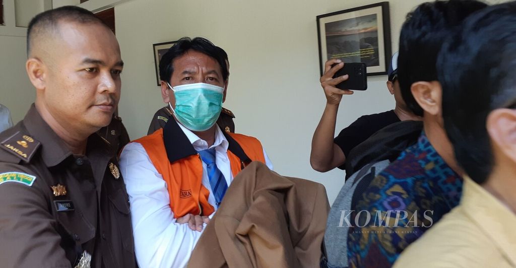Kejati Bali menahan empat tersangka kasus dugaan tindak pidana korupsi terkait dana Sumbangan Pengembangan Institusi (SPI) di Universitas Udayana, Bali, mulai Senin (9/10/2023) sampai 20 hari ke depan.
